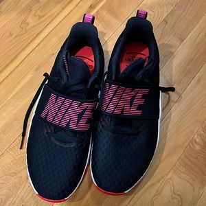 NWOT Nike Sneakers size 8.5